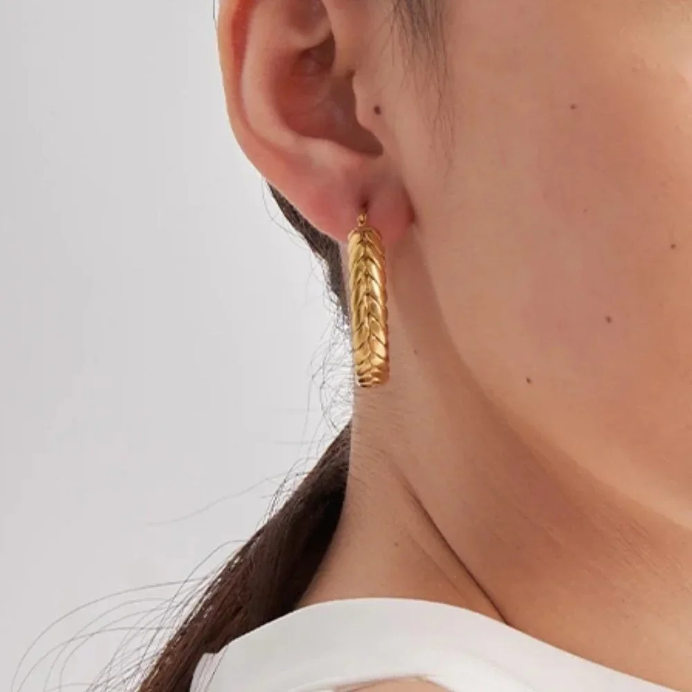 NEW 18K Gold Plated Round Braided Hoop Earrings - Picture 6 of 8